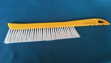 Bienenbesen mit Kunststoffgriff und Perlonborsten 45 cm