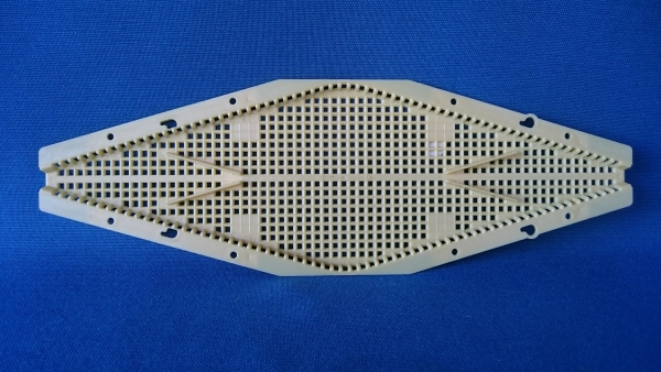 Bienenflucht Tunnel rautenförmig