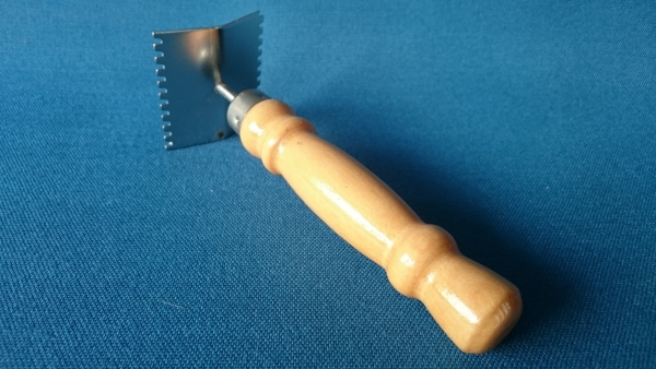 Reinigungskratzer aus Edelstahl für Metall Absperrgitter